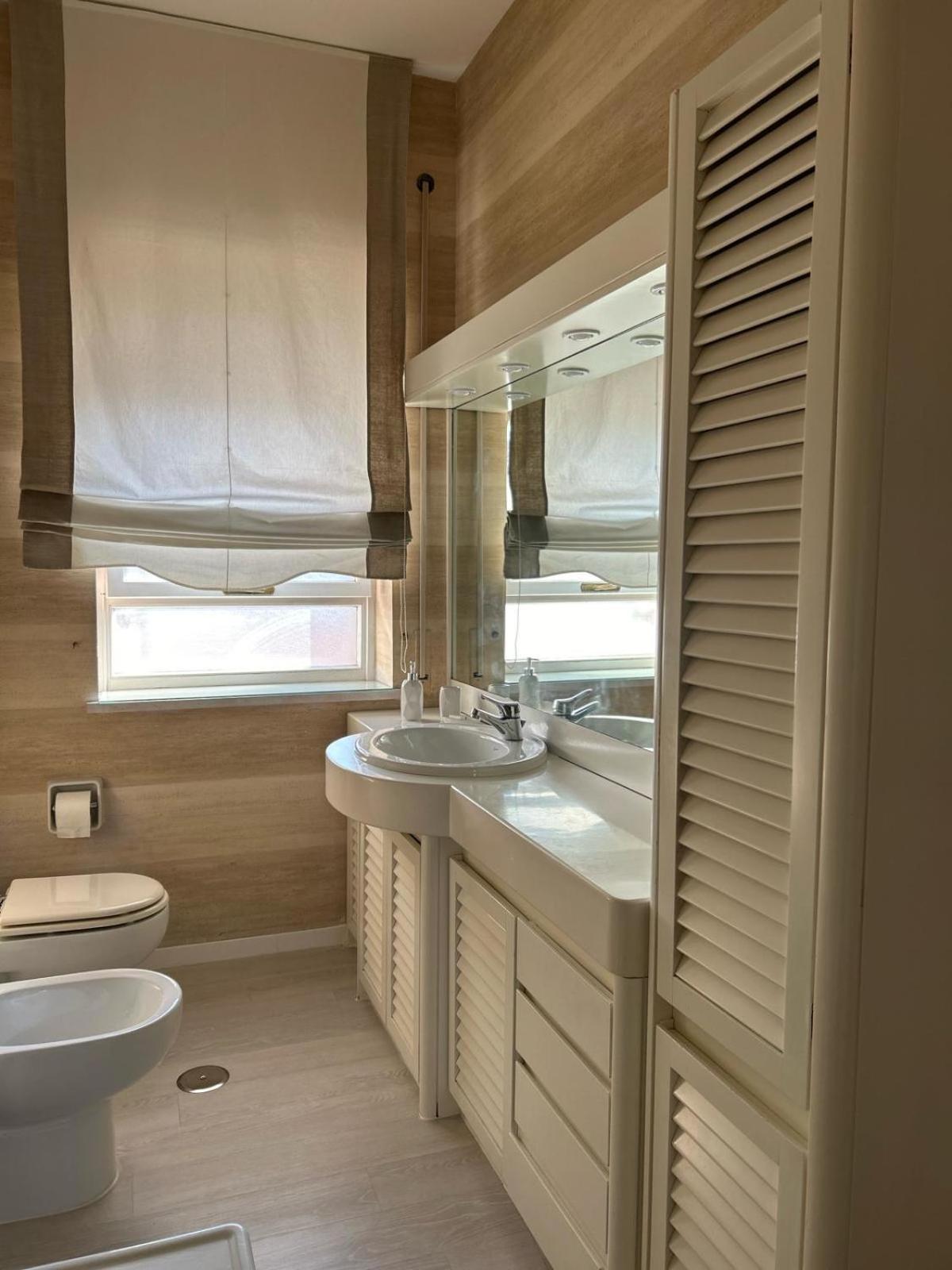 Front Beach Apartment - 3 Bedrooms Bari Exterior photo