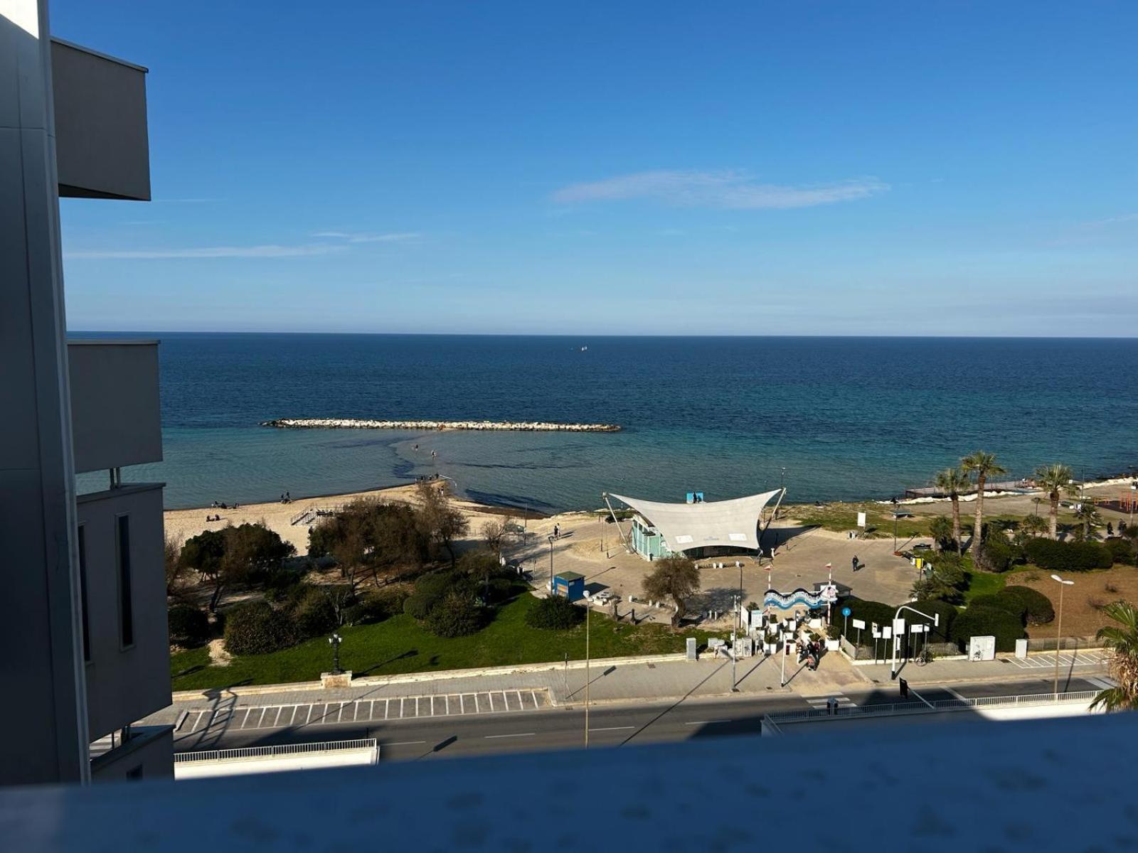 Front Beach Apartment - 3 Bedrooms Bari Exterior photo