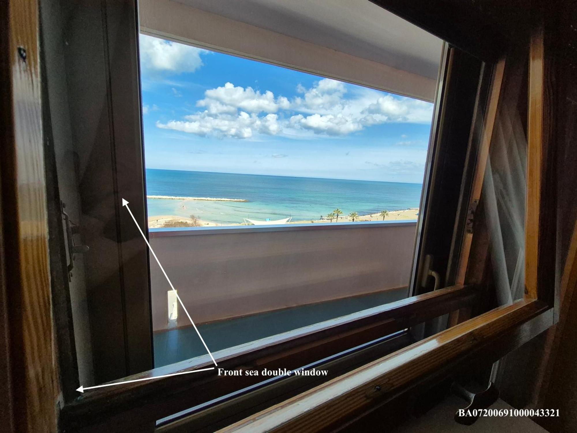 Front Beach Apartment - 3 Bedrooms Bari Exterior photo